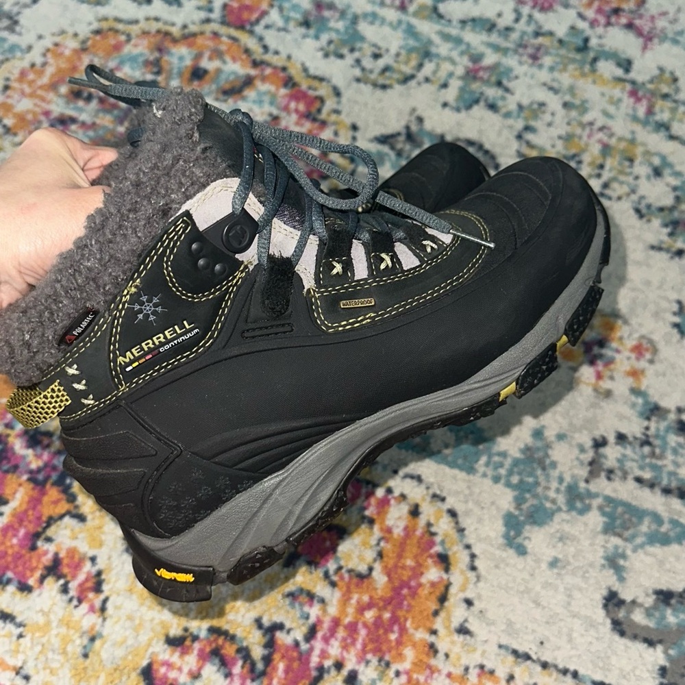 •Merrell Continuum Winterlude 6 Women Waterproof Insulated Boot Shoe (Size 8)